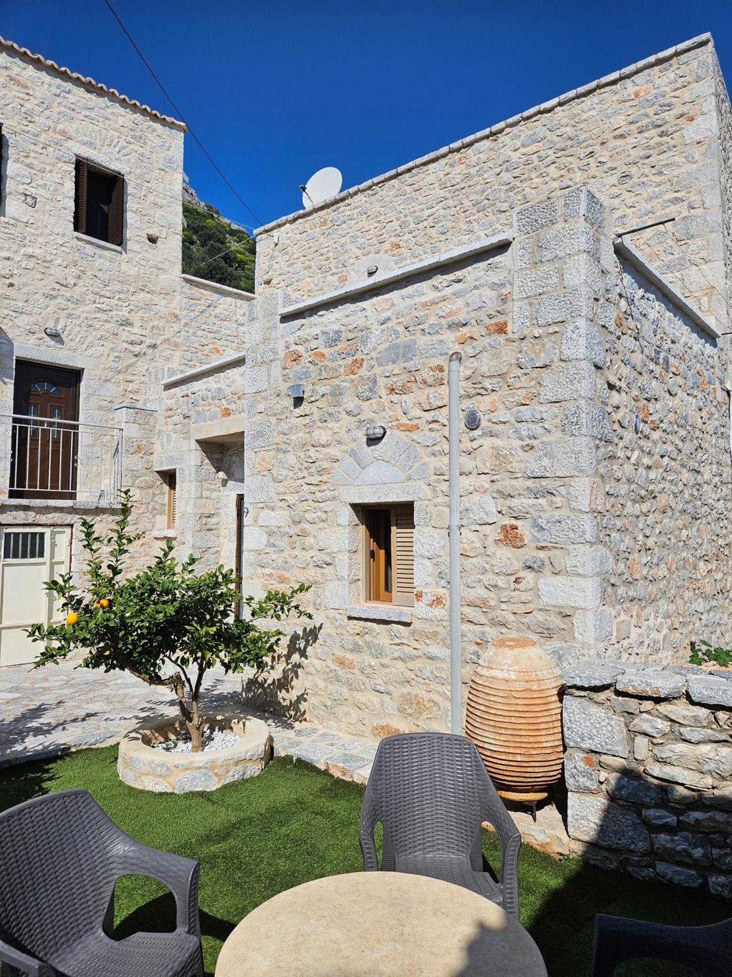 Apartment Rigas Stone Tower East Mani 2 *